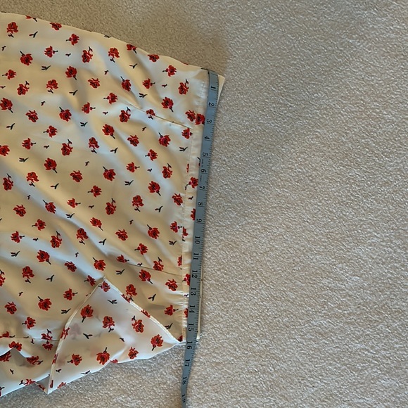 Sugar +lips brand. Size large. Cream with bright orange/touch of red flowers. - Picture 6 of 7